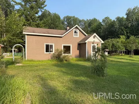 9308 N 5, Gladstone, MI 49837