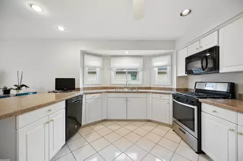 48172 Thorncroft, Macomb, MI 48044 photo 7