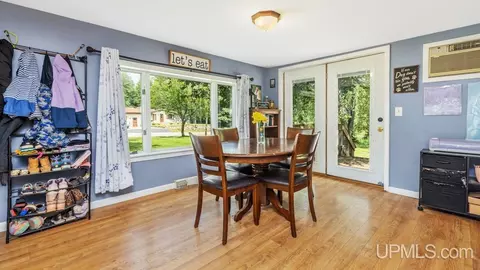 5373 18th, Escanaba, MI 49829 photo 8
