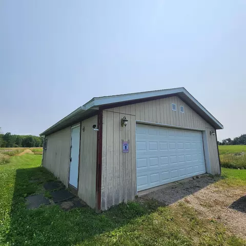 5610 Gleason, Emmett, MI 48022