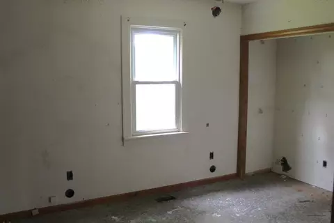 Bedroom - 4344 E Carpenter, Flint, MI 48506 photo 1 of 2
