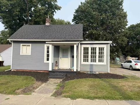 423 S Line, Chesaning, MI 48616