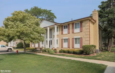 29225 Hayes #60, Warren, MI 48088