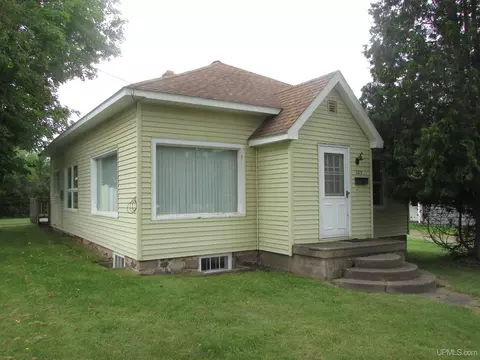 Exterior - 105 W W Fall, L'anse, MI 49946 photo 2 of 4