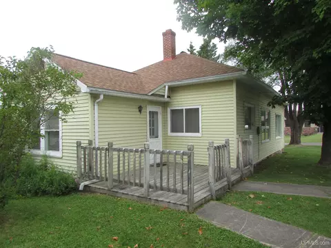 Exterior - 105 W W Fall, L'anse, MI 49946 photo 3 of 4