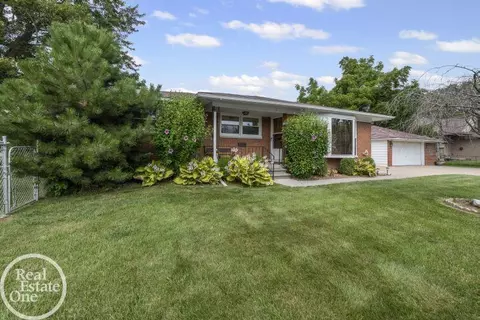 21719 12 Mile, Saint Clair Shores, MI 48081