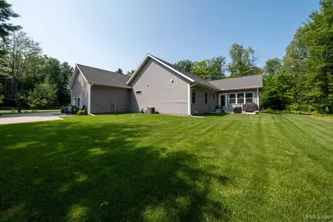 1064 Highland, Ishpeming, MI 49849 photo 41