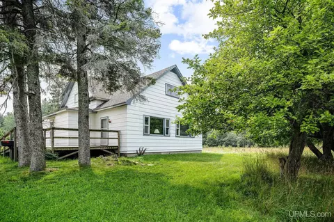 8025 15th, Rapid River, MI 49878