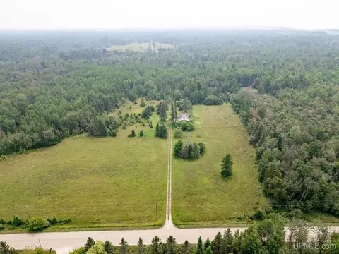 View/Area - 8025 15th, Rapid River, MI 49878 photo 2 of 11
