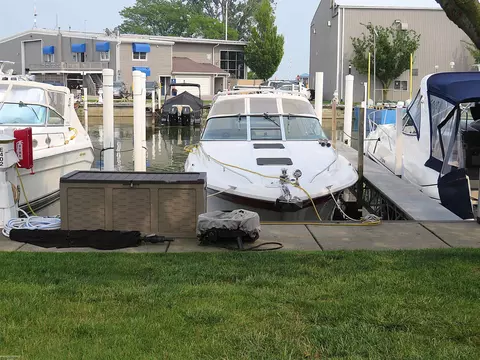 41700 Conger Bay E-402, Harrison Township, MI 48045