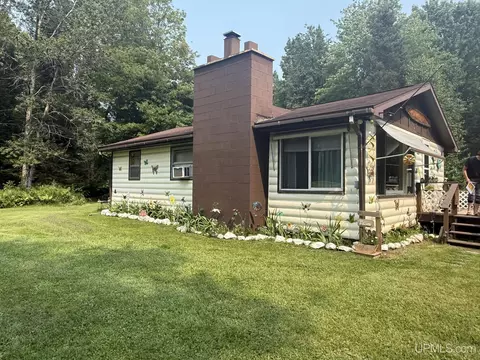 N12494 Sawyer Lake, Channing, MI 49815