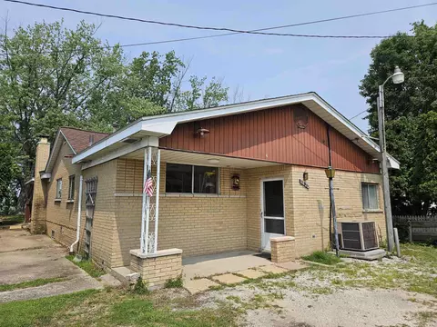 8820 Anchor Bay Dr, Clay, MI 48001