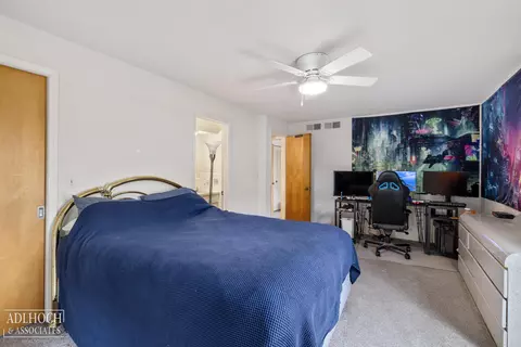 Bedroom - 1750 Vernier #6, Grosse Pointe Woods, MI 48236 photo 2 of 3