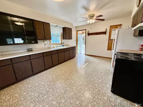 Kitchen - 11595 Grafton, Carleton, MI 48117 photo 1 of 4