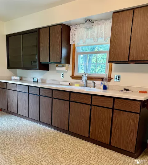 Kitchen - 11595 Grafton, Carleton, MI 48117 photo 2 of 4