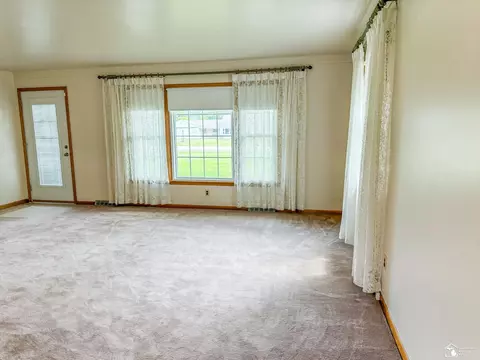 Living - 11595 Grafton, Carleton, MI 48117 photo 2 of 3