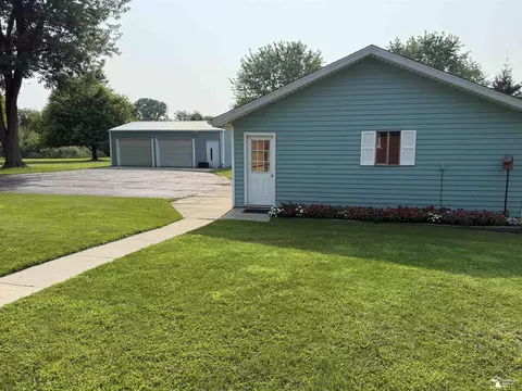 Exterior - 11595 Grafton, Carleton, MI 48117 photo 7 of 11