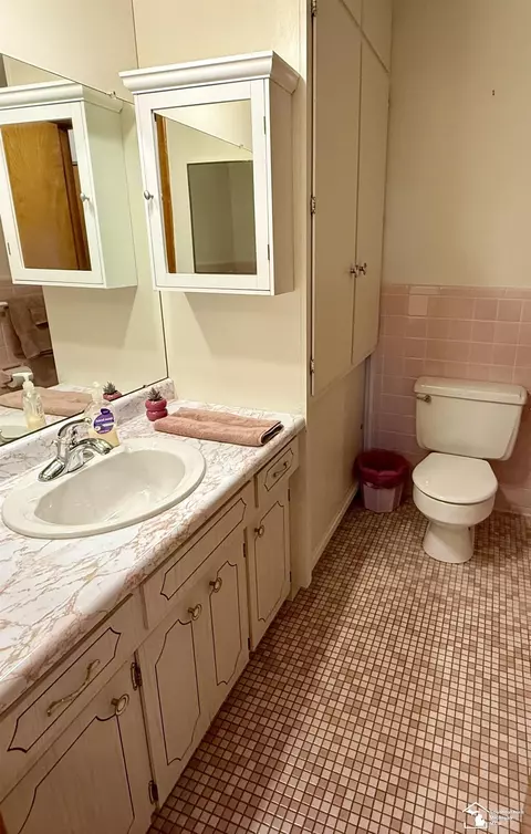 Bath - 11595 Grafton, Carleton, MI 48117 photo 3 of 4