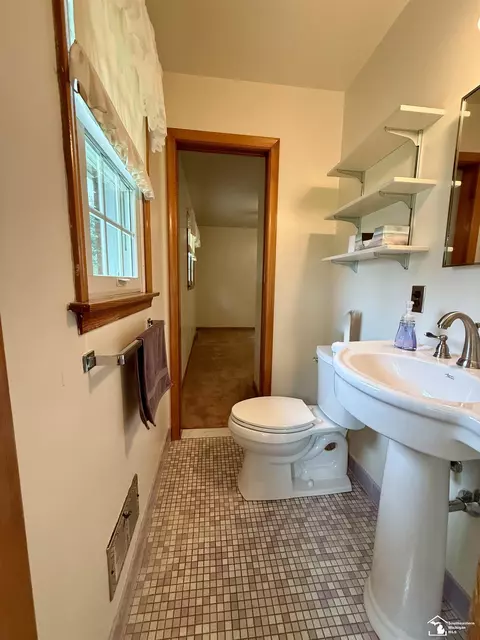 Bath - 11595 Grafton, Carleton, MI 48117 photo 2 of 4