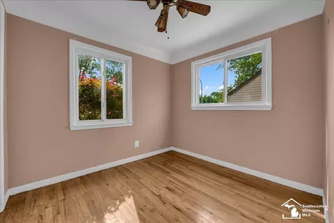 Bedroom - 17420 Valade, Riverview, MI 48193 photo 5 of 7