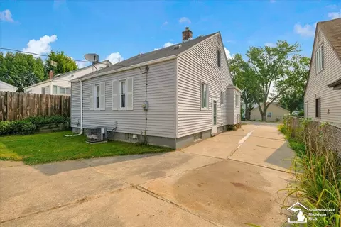 Exterior - 17420 Valade, Riverview, MI 48193 photo 3 of 5