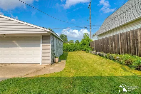 Exterior - 17420 Valade, Riverview, MI 48193 photo 5 of 5