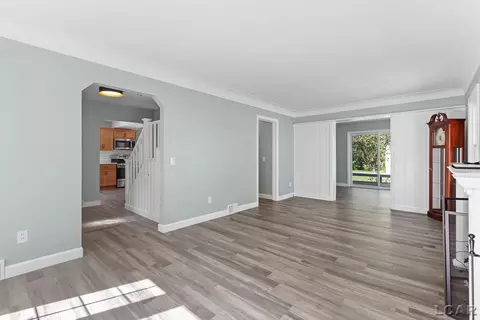 695 Budlong, Adrian, MI 49221 photo 5