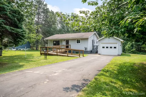 290 Lakewood, Marquette, MI 49855