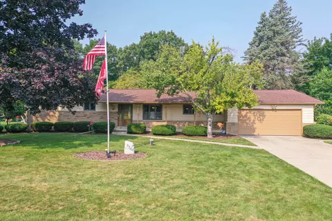 9104 Del Rio, Grand Blanc, MI 48439