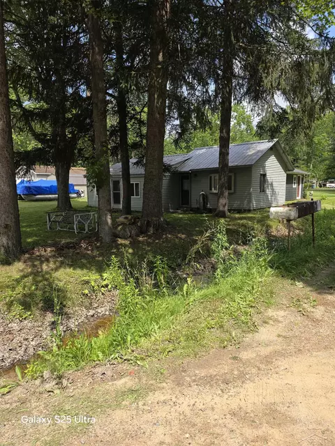 485 Bushong Bch, Gladwin, MI 48624