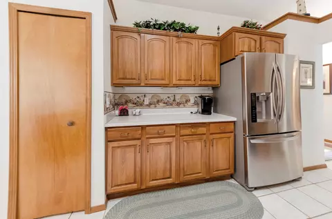 Kitchen - 1988 Salisbury, Gladwin, MI 48624 photo 3 of 4