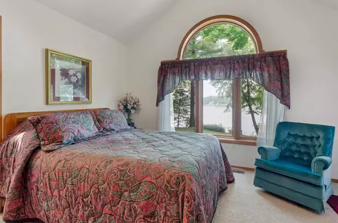 Bedroom - 1988 Salisbury, Gladwin, MI 48624 photo 1 of 9