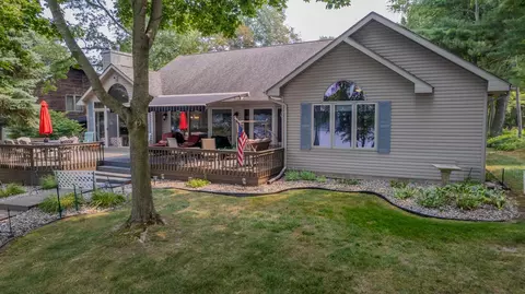 Exterior - 1988 Salisbury, Gladwin, MI 48624 photo 9 of 13
