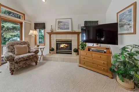 Living - 1988 Salisbury, Gladwin, MI 48624 photo 4 of 8