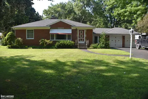 8925 Suncrest, Sterling Heights, MI 48314
