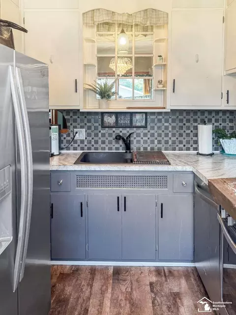 Kitchen - 805 Patterson, Monroe, MI 48161 photo 1 of 1