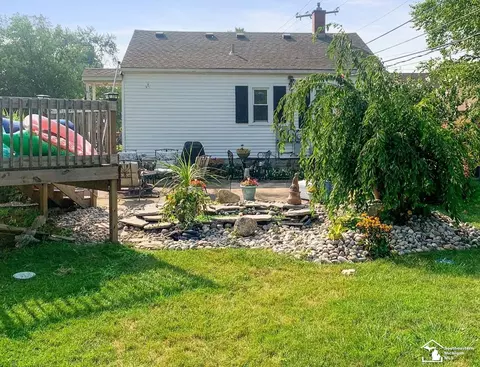 Exterior - 805 Patterson, Monroe, MI 48161 photo 2 of 4
