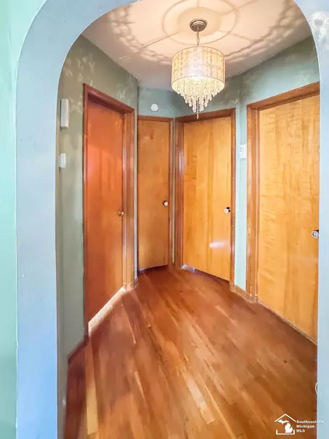 Entry Way - 805 Patterson, Monroe, MI 48161 photo 1 of 1