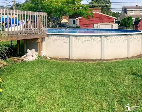 Exterior - 805 Patterson, Monroe, MI 48161 photo 4 of 4