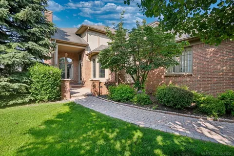 54630 Ashford, Shelby Township, MI 48316