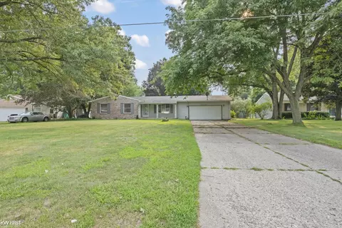 8417 Gallant Fox, Flushing, MI 48433 photo 3