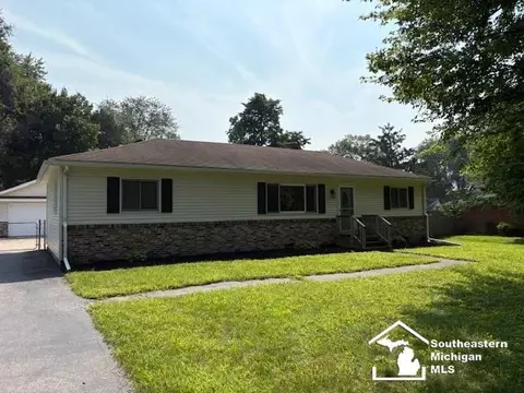 8890 Woodside, Temperance, MI 48182