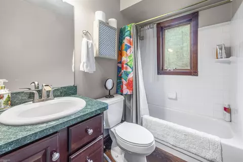 Bath - 2148 Hidden, Leonard, MI 48367 photo 5 of 5