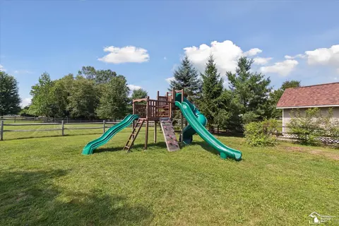 Exterior - 385 Golfview, Monroe, MI 48162 photo 10 of 14
