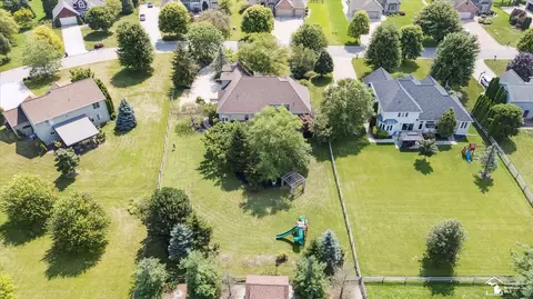 View/Area - 385 Golfview, Monroe, MI 48162 photo 7 of 14