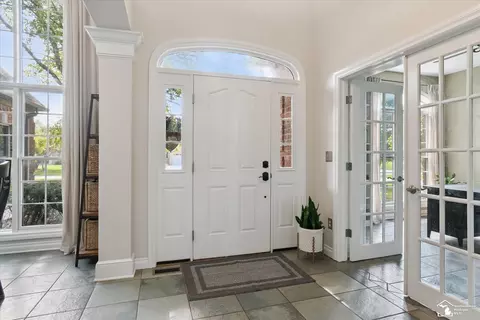 Entry Way - 385 Golfview, Monroe, MI 48162 photo 1 of 5