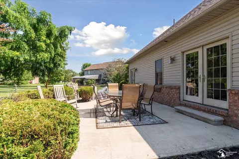 Exterior - 385 Golfview, Monroe, MI 48162 photo 7 of 14