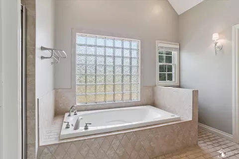 Bath - 385 Golfview, Monroe, MI 48162 photo 1 of 6