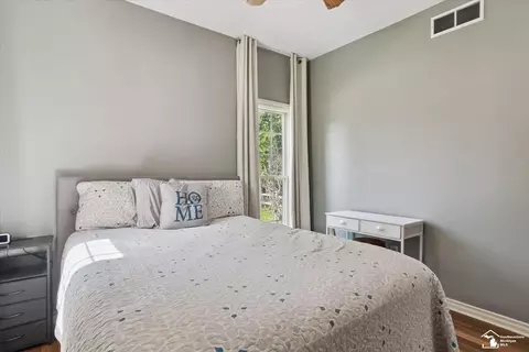 Bedroom - 385 Golfview, Monroe, MI 48162 photo 8 of 11