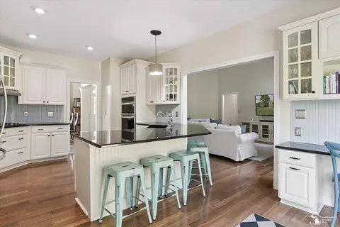 Kitchen - 385 Golfview, Monroe, MI 48162 photo 5 of 5